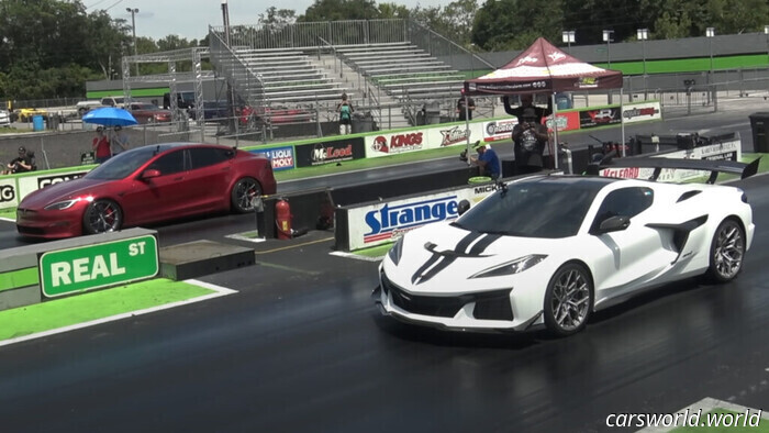 This Drag Race Featuring the Corvette ZR1 and Tesla Model S Plaid Was Far From Competitive | Carscoops